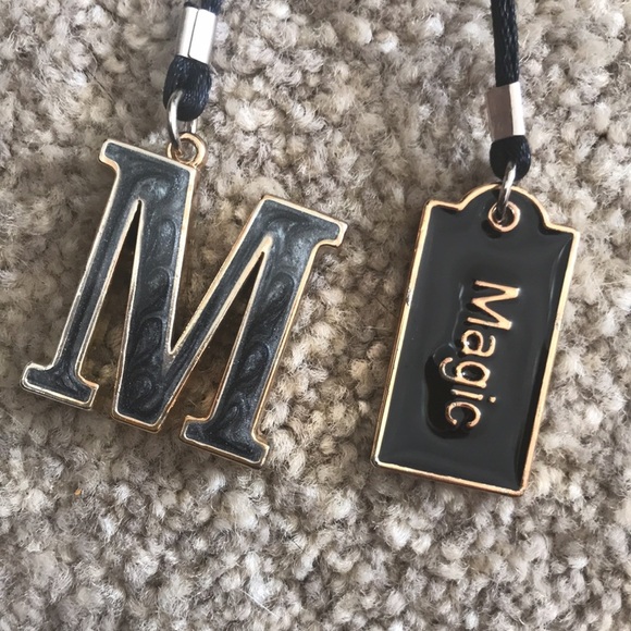 NIB Two’s Company Abbesses Austrian Crystal Ribbon Book Marks - Picture 5 of 8